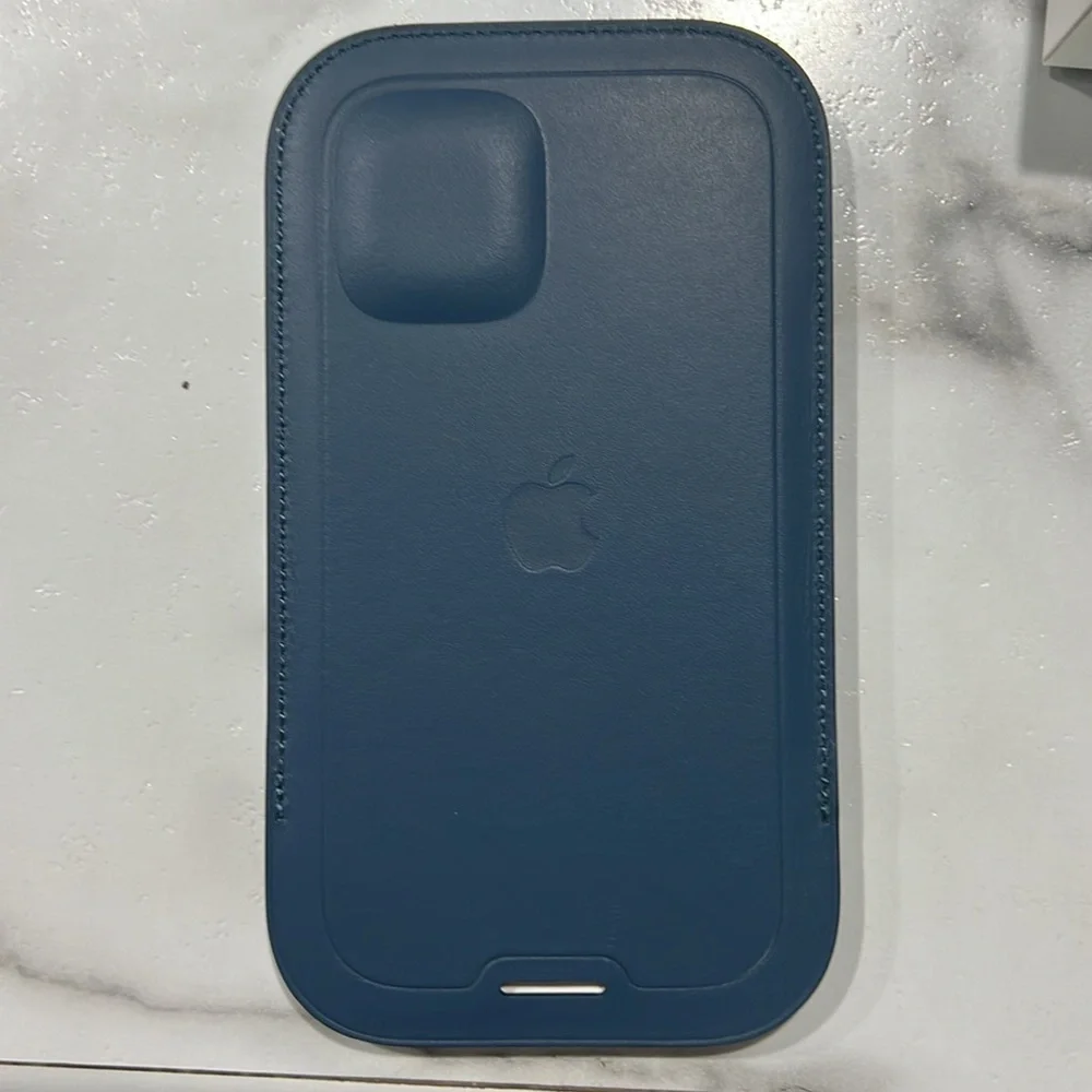 Apple baltic blue